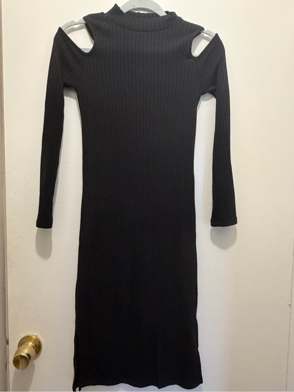 Forever 21 Black Ribbed Cold-Shoulder Long Sleeve Midi Dress